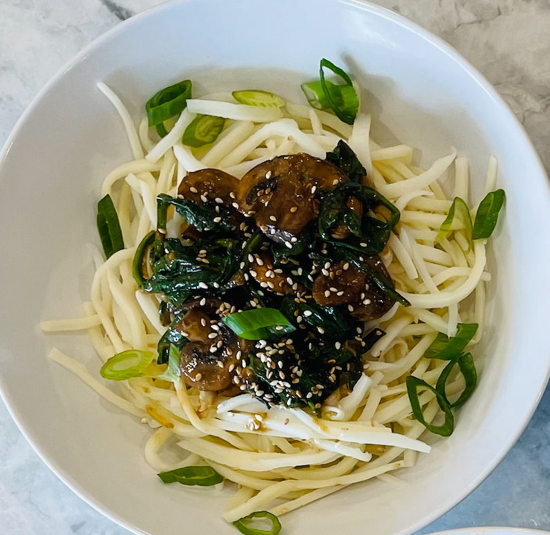 PASTA DE PALMITOS CON MANTEQUILLA DE MANI Y ESPINACAS